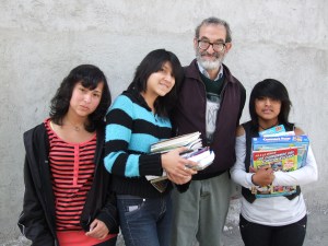 Mike with Gloria Mera, Mishell Trujillo, and Luz Ñamiña